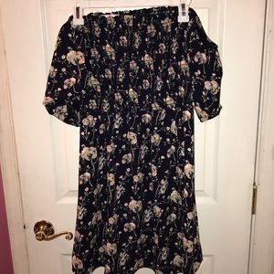 Everly Navy floral off the shoulder dress!